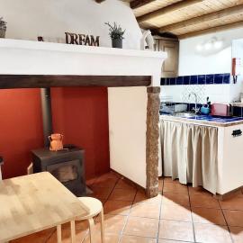Charming House in Beirã with Garden, hotel di Beirã