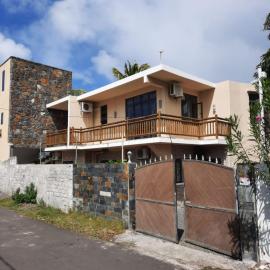 Comfortable apartment in Blue Bay with shared pool