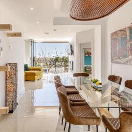 Spacious apartment with pool in the heart of Murcia - 128 m², hotel v destinácii Murcia