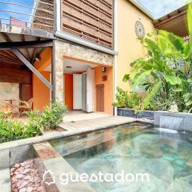 Le Cardinal - Jacuzzi - Climatisation, Hotel in Les Avirons