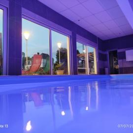 Gîte "fils de laine" Piscine chauffée interieure et Sauna ouverts toute l'année, hotel in Celles-sur-Plaine