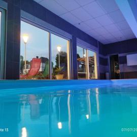 Gîte "fils et cotons" Piscine Intérieure chauffée à l'année et sauna, hotel in Celles-sur-Plaine