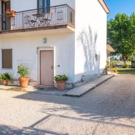 Cozy apartment in Cioccatelli, 55 m² with private garden