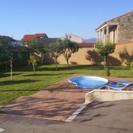 Charming House in Esteiro with Garden and Terraces
