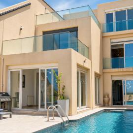 Sea-View Villa with Infinity Pool Algiers, ξενοδοχείο σε Tipaza