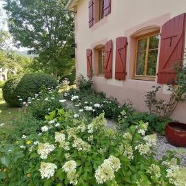 Maison charmante dans le village de Taintrux avec jardin, hotel in Taintrux