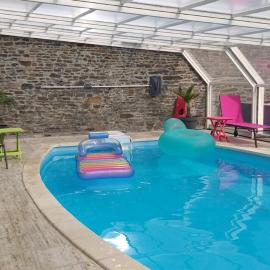 Maison charmante à Pontorson avec piscine partagée