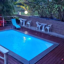 Appartement charmant à Rivière-Pilote avec piscine partagéeB