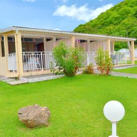 Studio cocooning à Saint Anne / 27 m² / jardin fleuri