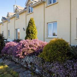 Spacious house with sea and mountain views, Co. Kerry, hotel en Kells
