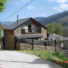 Spacious Apartment in Odollo, Mountain View, 150 sqm, Fireplace, hotel a Odollo