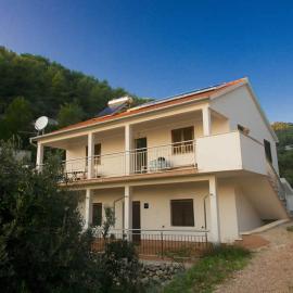 Charming Apartment with Sea View, Gdinj, 70 m², Garden
