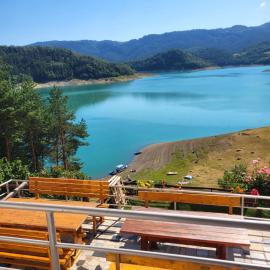 Vila Arena, hotel a Mandići