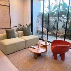 A Modern fresh apartment nearby seseh beach, hotel in Badung