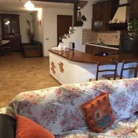 Cosy Home in Rio nell'Elba with Garden & BBQ, hotel in Rio nellʼElba