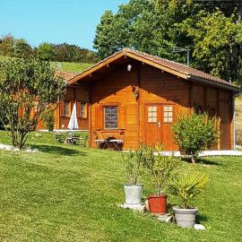 Chalet charmant à Dausse avec piscine et jardin