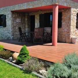 Charming house in Albuerne with fenced garden