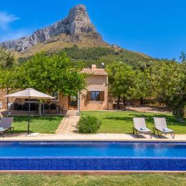 Finca Ca`n Jaumí, un paraíso con vista al mar y a la montaña、アルタのホテル