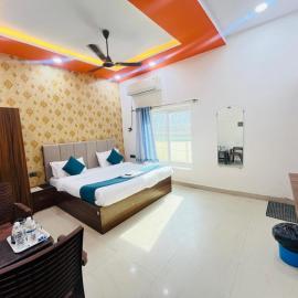 Hotel RL Ramayansh - 800 mtr From Ram Mandir Ayodhya, отель в городе Ayodhya