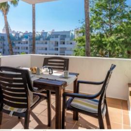 Spacious apartment in Roses, 60 m², shared pool