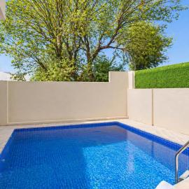 Hiara Villa With Private Pool, Terrace and Garden Area Near Fateh Sagar Lake, Hotel in Nāi