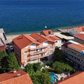 Apartment with swimming pool Bijela, Hotel in Bijela