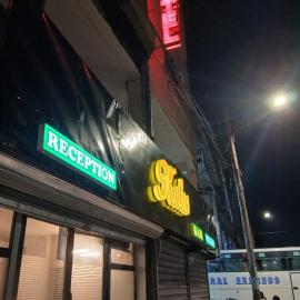 Kalis Hotel, hotel u gradu Duala