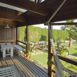 Charming bungalow in Tarifa with mountain view and garden, hotel v destinaci Tarifa