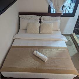 Chambre Confort -Clim, Netflix,my canal,eau chaude, hotel a Douala