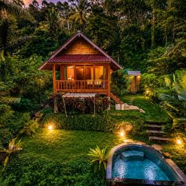 The Payung House - Romantic Riverside Villa, hotel v destinácii Bebandem