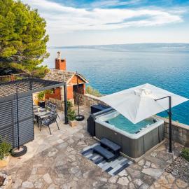 SUPER HORIZONT- Sea View Apartments with private Jacuzzi time & Free Parking, hotell i Split