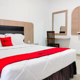 RedDoorz at Jalan Perintis Kemerdekaan Makassar, hotel in Pacinongong