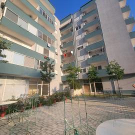 Ibra apartament, hotel in Golem
