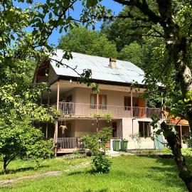 Khideshlebi Guest House, hotel sa Chala
