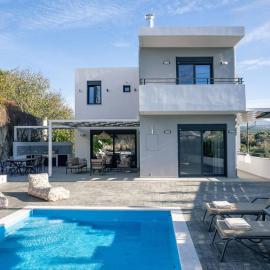 Newly Renovated Queen Bee Villa, with Private Pool & Ping-Pong table