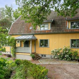 Historic Villa in Saltsjobaden 20 min from Stockholm City