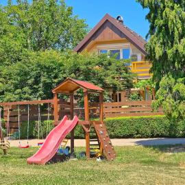 Romsics Pince Vendégház - Biro Tours - Nr 219, hotel in Cserszegtomaj