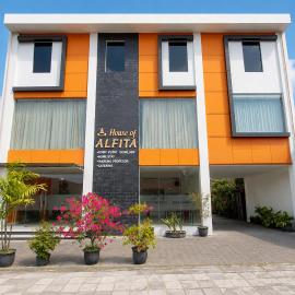 Hotel O near Pakuwon Mall formerly House Of Alfita, hotel v destinaci Kejayan