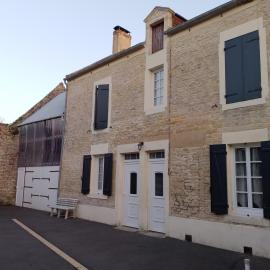 Hamo - Maison à 600 m de la plage, hotel v destinácii Graye-sur-Mer