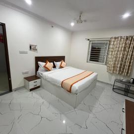 S L N paradise, hotel a Chik Bānavar