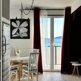 Designer Apartment Tango with Sunset Terrace, hotel in Kumbor