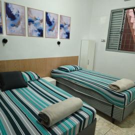 Casa inteira a 5min a pé do Santuário Nacional, hotel i Aparecida