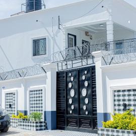 Sowe's Villa, hotel u gradu Old Yundum