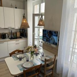 Trouville-sur-Mer cozy apartment with private courtyard