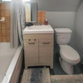 Downtown Moncton Oasis - Sleeps 5 - Walk to Riverfront & Avenir Centre
