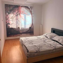 sakura-spa Jesenice, hotel in Rakovník