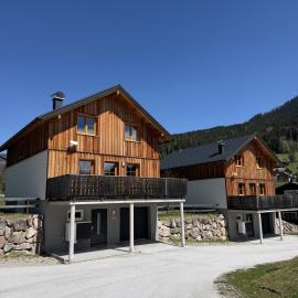 Hideaway Chalets Loser - 5 by AA Holiday Homes, hotel in Altaussee