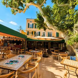 Le Grand Hotel، فندق في أوبس