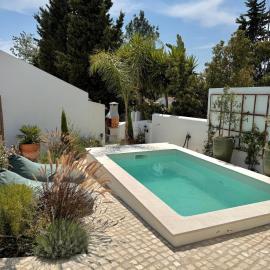 Casa Adro Nº1 - Boutique House with Pool, hotel u gradu 'Montemor-o-Novo'