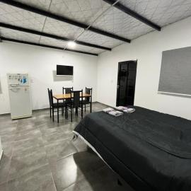 Apartamento moderno a estrenar con garaje, hotel in San Martín